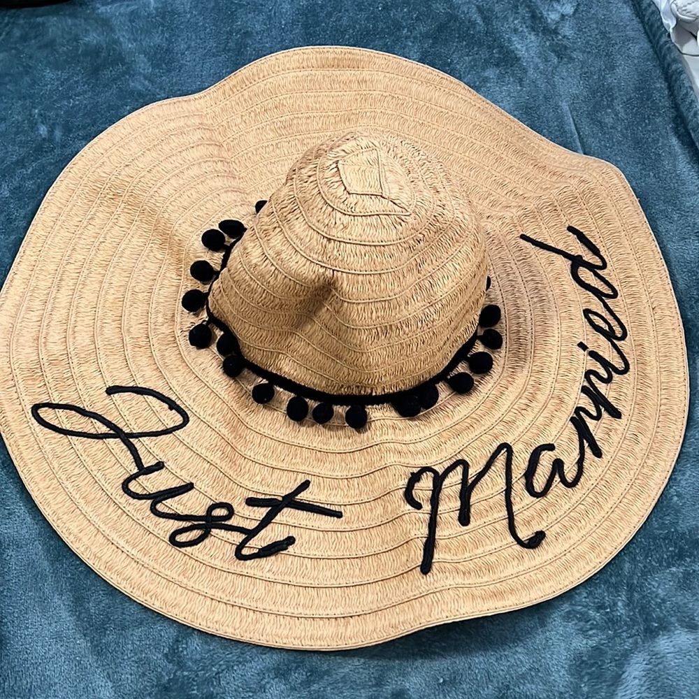 Women’s just married straw hat